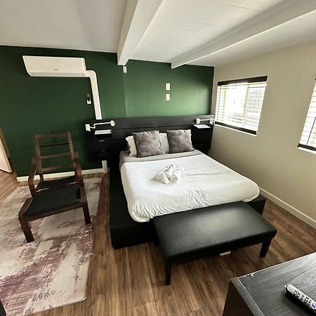 Special Studio In Center Of Сан-Диего Экстерьер фото